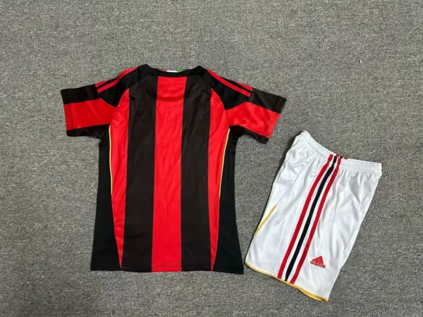 10-11 AC Milan Home Kids Kit - Image 2