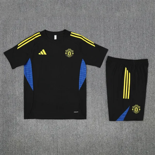25-26 Manchester United Short Sleeve Training Suit - Image 3