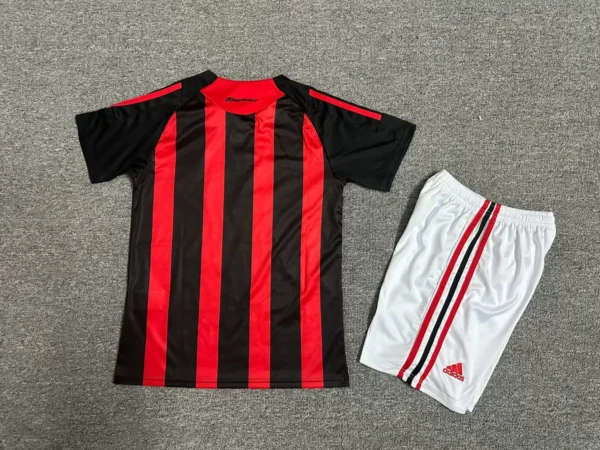 08-09 AC Milan Home Kids Kit - Image 2