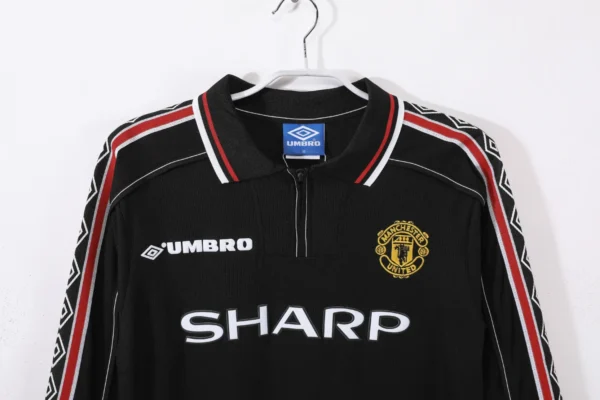 Manchester United Black Long Sleeve Kit Retro 98-99 - Image 7