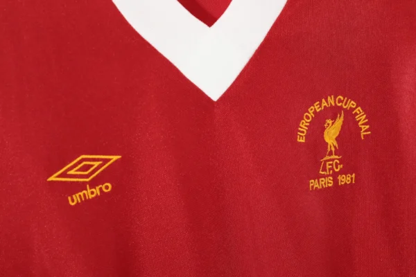 80-81 Liverpool Home Kit Retro - Image 4