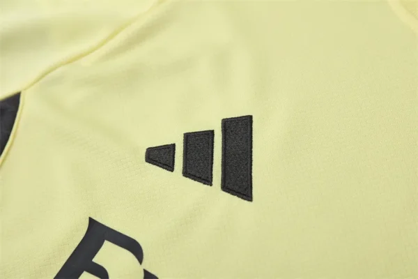25-26 Real Madrid Short Sleeve Training Suit - Image 8