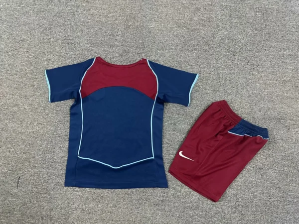 04-05 Atletico Madrid Away Kids Kit - Image 2