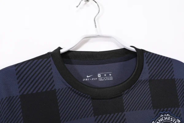 Manchester United Away Kit Retro 13-14 - Image 6