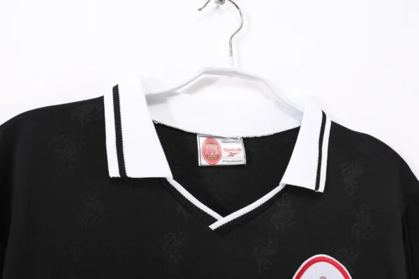 Liverpool Black Kit Retro 96-97 - Image 4