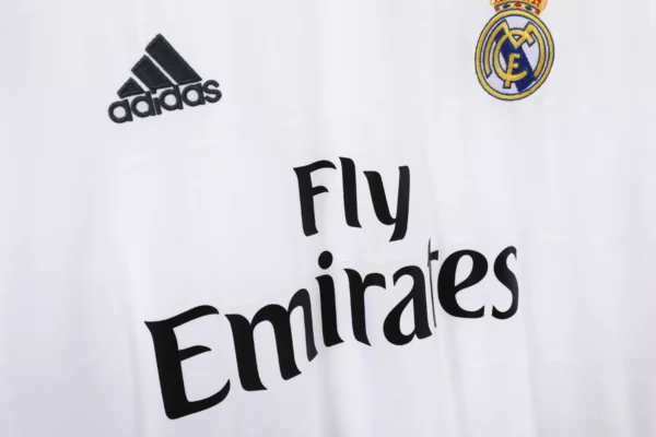 Real Madrid Home Kit Retro Long Sleeve 13-14 - Image 3