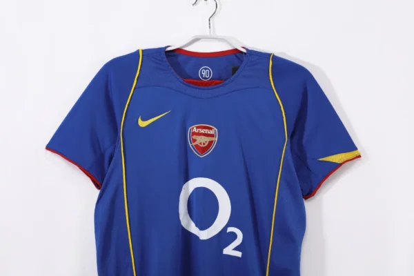 Arsenal Away Kit Retro 04-05 - Image 9