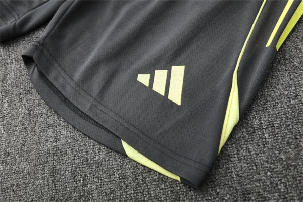 25-26 Real Madrid Short Sleeve Training Suit - Image 12