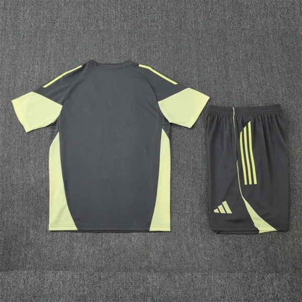 25-26 Real Madrid Short Sleeve Training Suit - Image 5