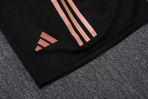 Bayern Munich Vest Training Suit 25-26 - Image 10