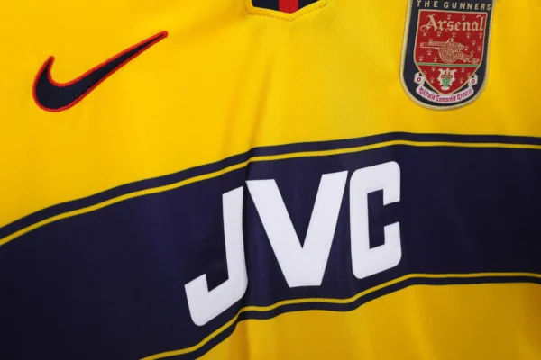 Arsenal Away Kit Retro 97-99 - Image 10