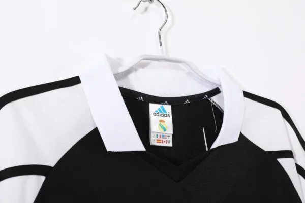 Real Madrid Away Kit Retro 01-02 - Image 8