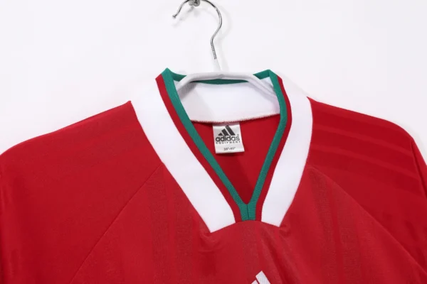 Liverpool Home Kit Retro Long Sleeve 93-95 - Image 4