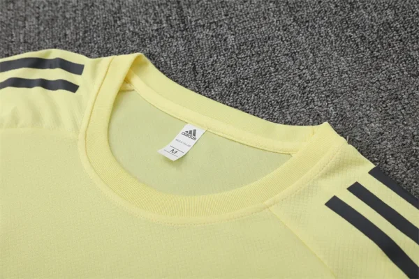 25-26 Real Madrid Short Sleeve Training Suit - Image 6