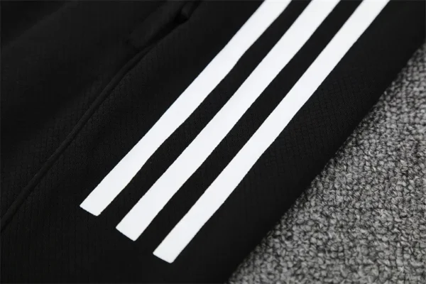 25-26 Manchester United Short Sleeve Training Suit - Image 18