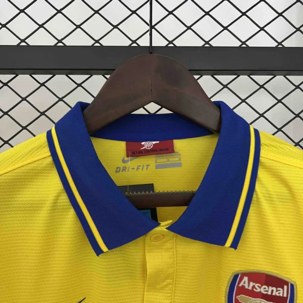 Arsenal Away Retro Kit 13-14 - Image 3