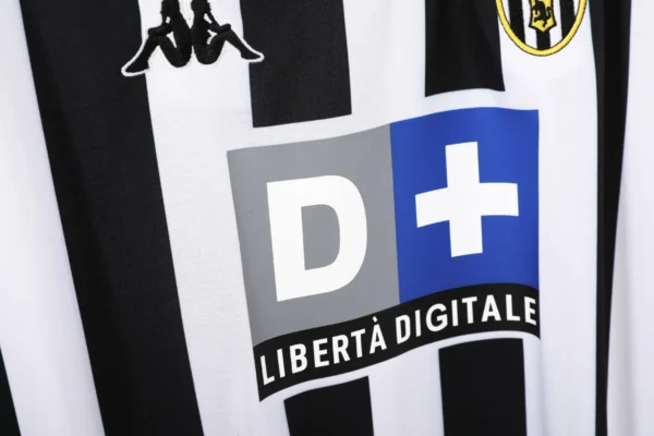 Juventus Home Kit Retro 99-00 - Image 5
