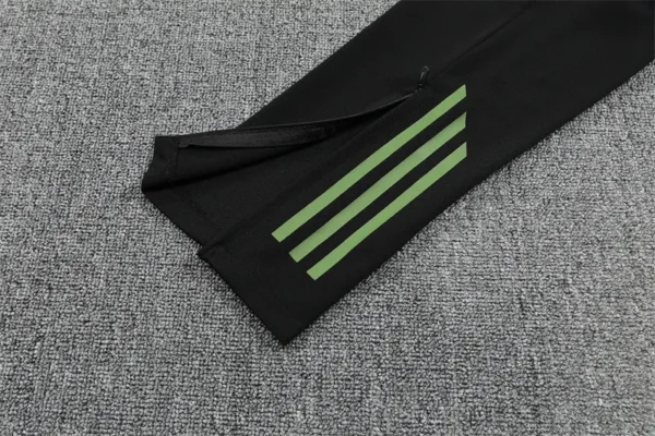 25-26 Real Madrid Training Suit - Image 16
