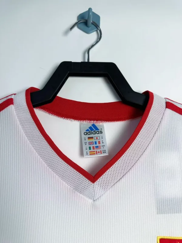 China Home Kit Retro 1998 - Image 2