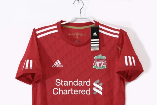 Liverpool Home Kit Retro 10-11 - Image 7