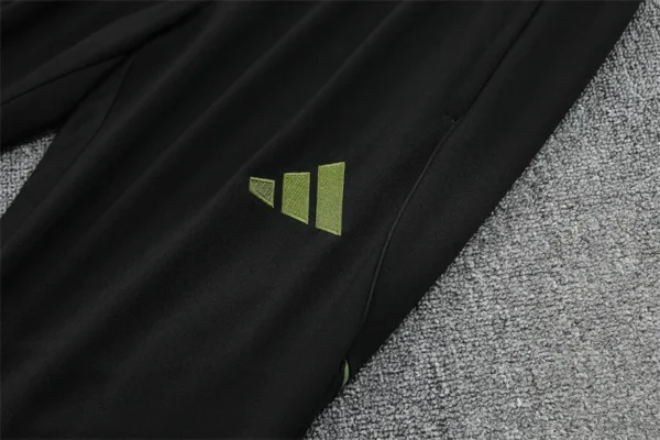 25-26 Real Madrid Training Suit - Image 13