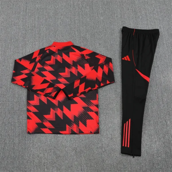 25-26 Manchester United Training Suit - Image 9