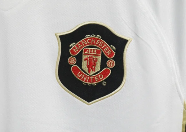 Manchester United Away Long Sleeve Kit Retro 06-07 - Image 4