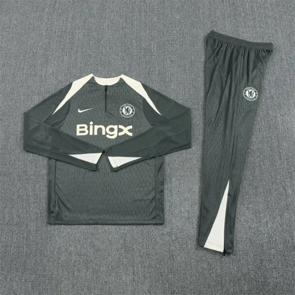 25-26 Chelsea Player Training Suit - Image 4