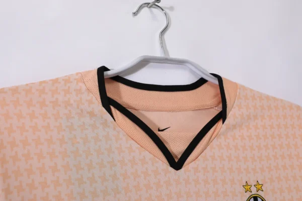 Juventus Third Away Kit Retro 03-04 - Image 4