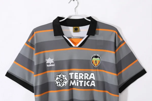 Valencia Third Away Kit Retro 99-00 - Image 2
