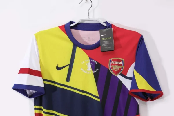 Arsenal Commemorative Edition Kit Retro 2014 - Image 7