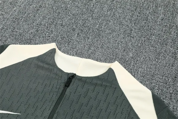 25-26 Chelsea Player Training Suit - Image 6