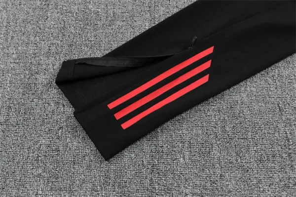 25-26 Manchester United Training Suit - Image 14