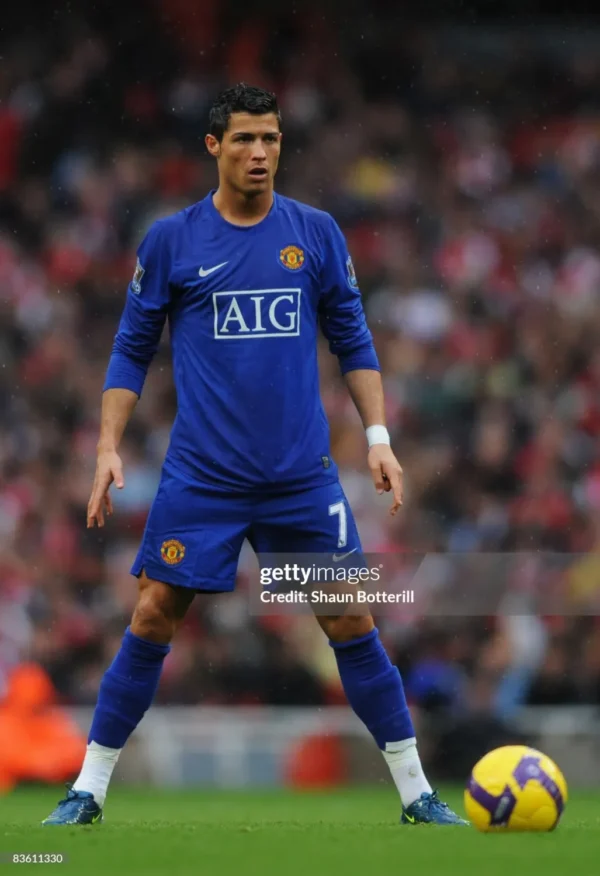 Manchester United Third Long Sleeve Kit Retro 08-09 - Image 10