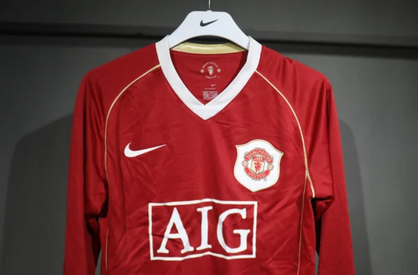 Manchester United Home Kit Retro 08-09 - Image 2