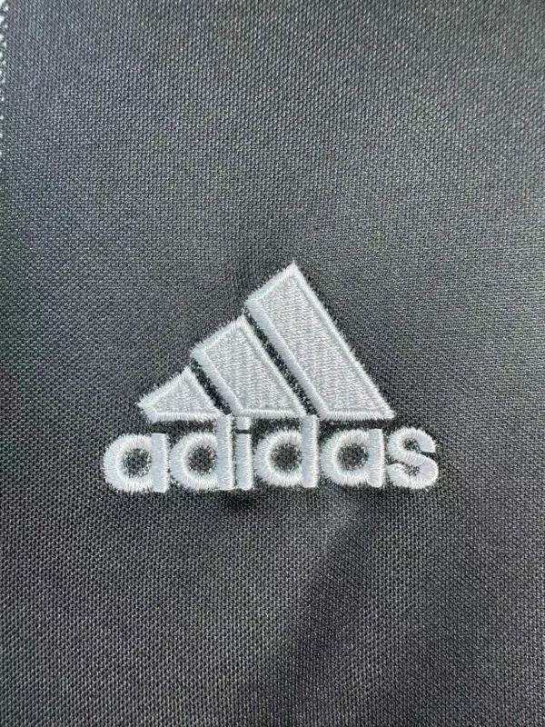 Juventus Home Kit Retro 18-19 - Image 4