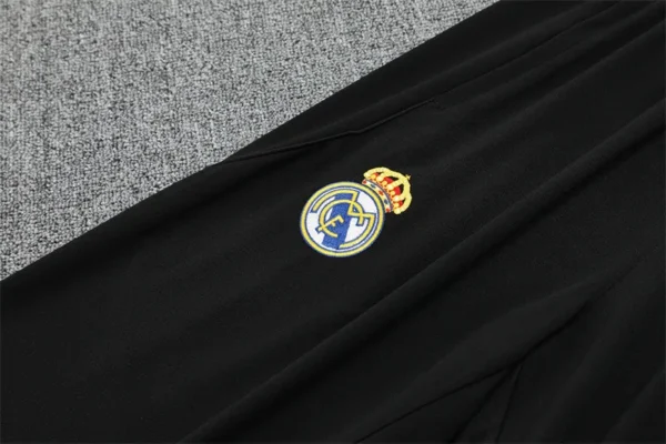 25-26 Real Madrid Training Suit - Image 12