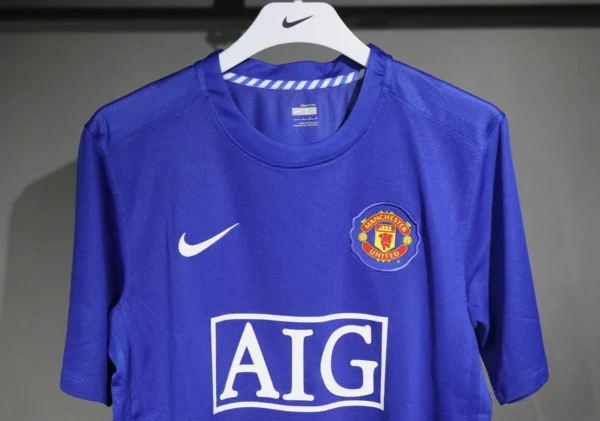 Manchester United Third Kit Retro 08-09 - Image 6