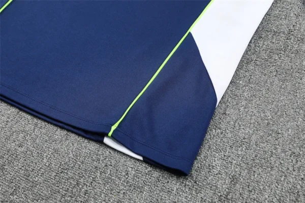 25-26 Real Madrid Training Suit - Image 10