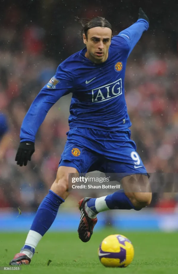 Manchester United Third Long Sleeve Kit Retro 08-09 - Image 9