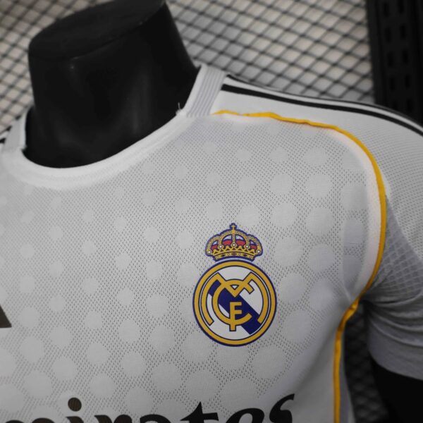 25-26 Real Madrid Home Kit - Image 4