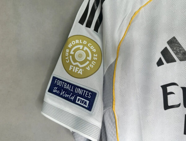 25-26 Real Madrid - Modric #10 Home Special Kit - Image 4