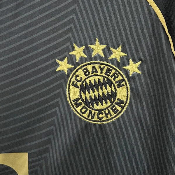 25-26 Bayern Munich Speical Fans Kit - Image 2