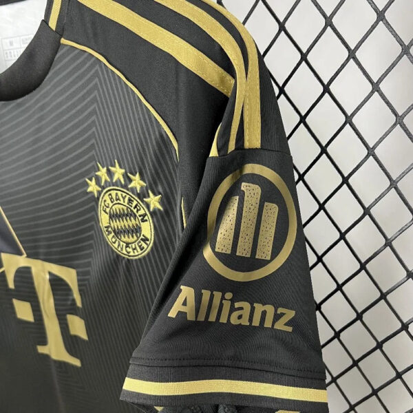 25-26 Bayern Munich Speical Fans Kit - Image 3