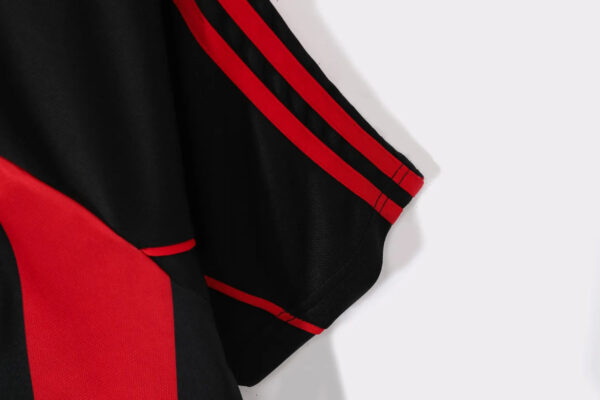 AC Milan Home Kit Retro 00-02 - Image 4