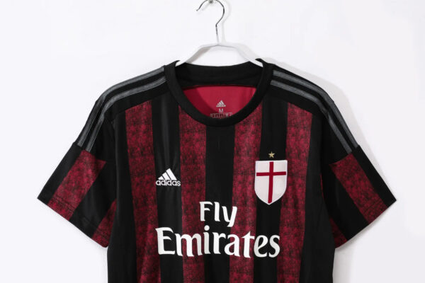 AC Milan Home Kit Retro 15-16 - Image 2