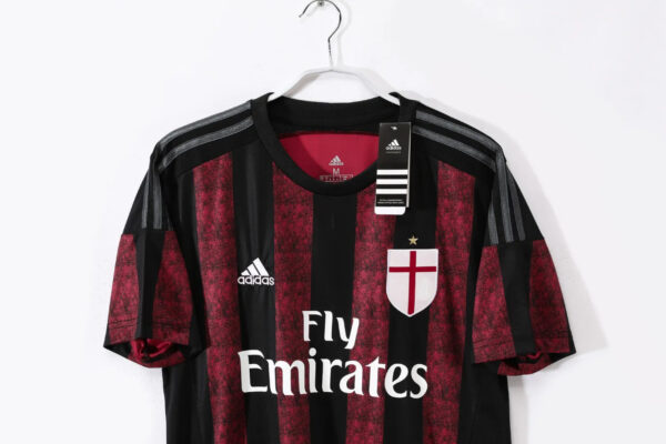 AC Milan Home Kit Retro 15-16 - Image 3