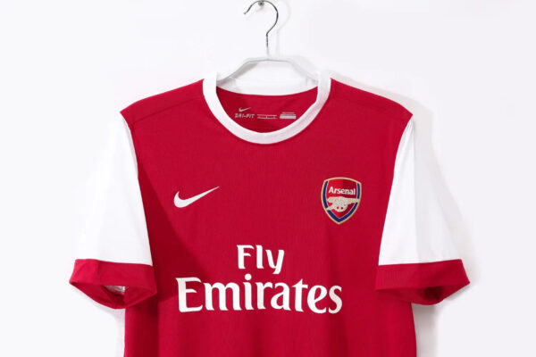Arsenal Home Kit Retro 10-11 - Image 3