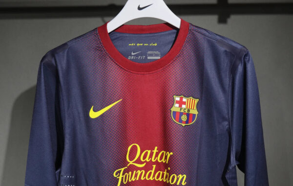 Barcelona Home Long Sleeve Kit Retro 12-13
