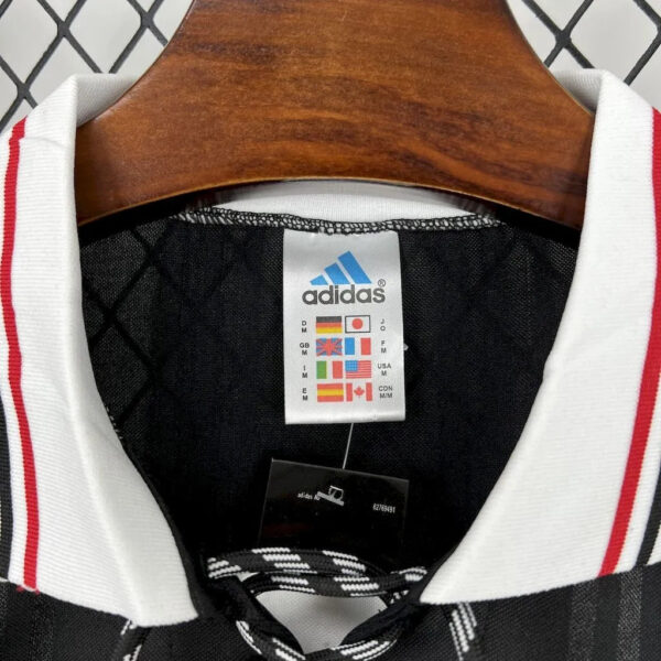 Benfica Away Kit Retro 97-98 - Image 3